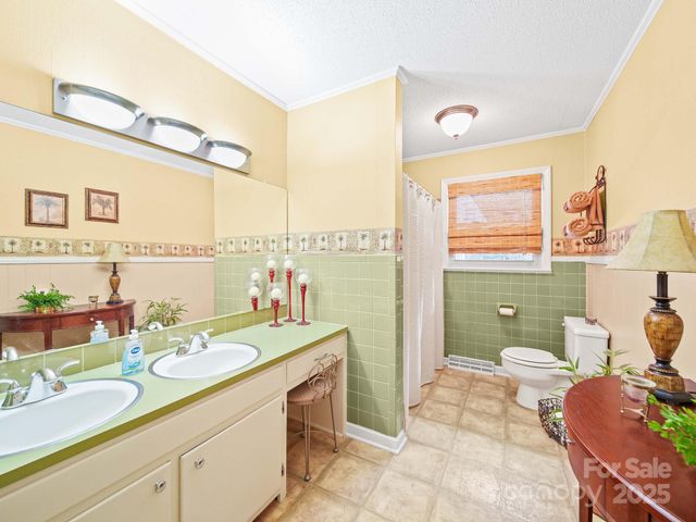 606 Brookgreen Drive, Dallas, NC 28034