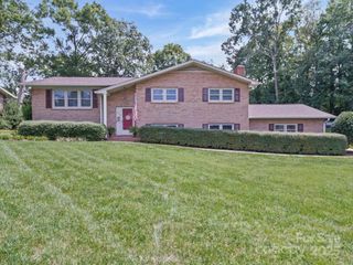 606 Brookgreen Drive, Dallas, NC 28034