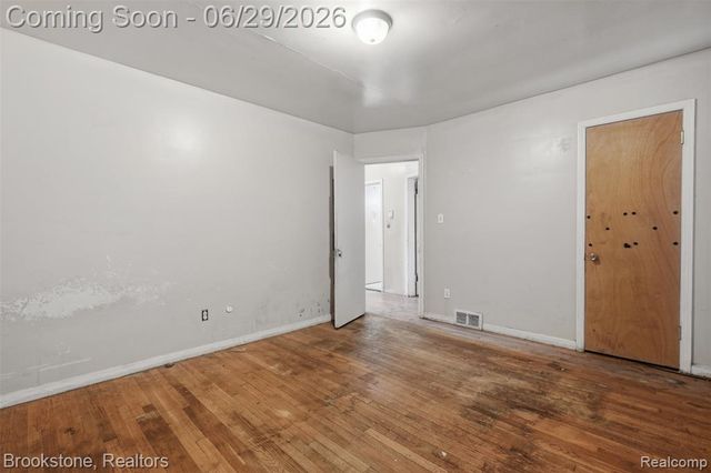 18034 Lesure Street, Detroit, MI 48235