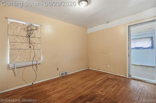 18034 Lesure Street, Detroit, MI 48235