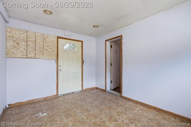 18034 Lesure Street, Detroit, MI 48235
