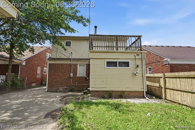 18034 Lesure Street, Detroit, MI 48235