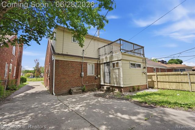 18034 Lesure Street, Detroit, MI 48235