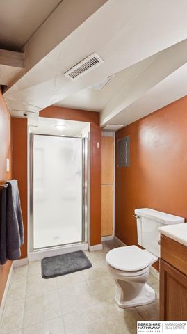 5438 Charles Street, Omaha, NE 68132