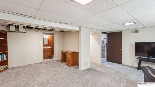 5438 Charles Street, Omaha, NE 68132