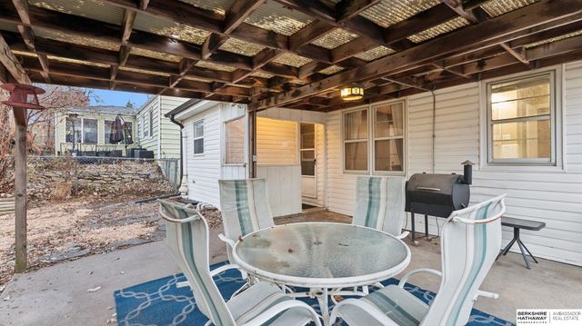 5438 Charles Street, Omaha, NE 68132