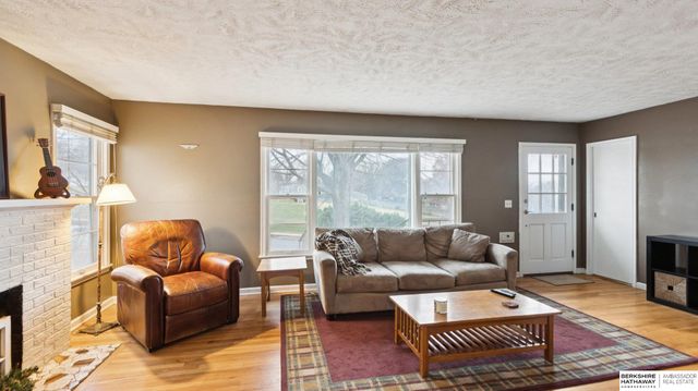 5438 Charles Street, Omaha, NE 68132