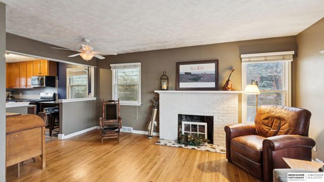 5438 Charles Street, Omaha, NE 68132