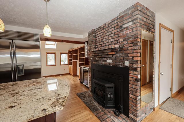 98 Dow Road, Hollis, NH 03049