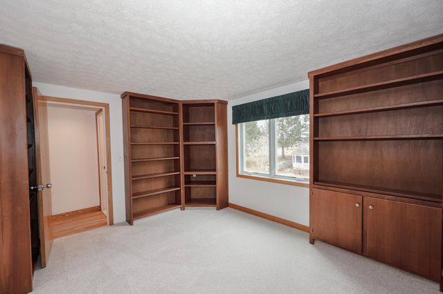 98 Dow Road, Hollis, NH 03049