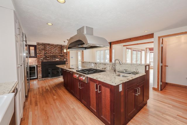 98 Dow Road, Hollis, NH 03049