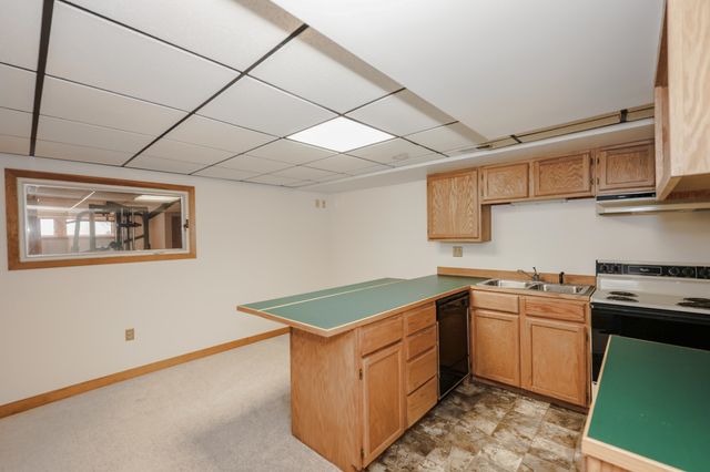 98 Dow Road, Hollis, NH 03049