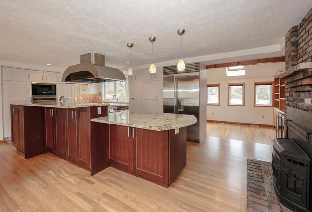 98 Dow Road, Hollis, NH 03049