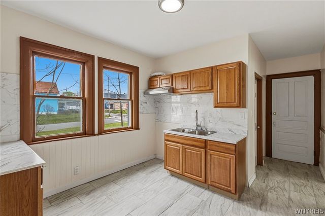 492 Dodge Street, Buffalo, NY 14208