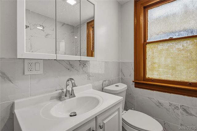 492 Dodge Street, Buffalo, NY 14208