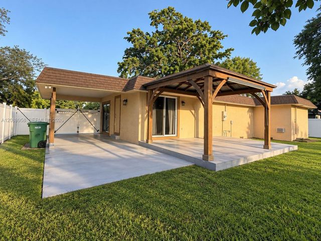 7907 NW 73rd Terrace, Tamarac, FL 33321