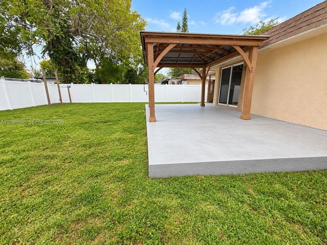 7907 NW 73rd Terrace, Tamarac, FL 33321