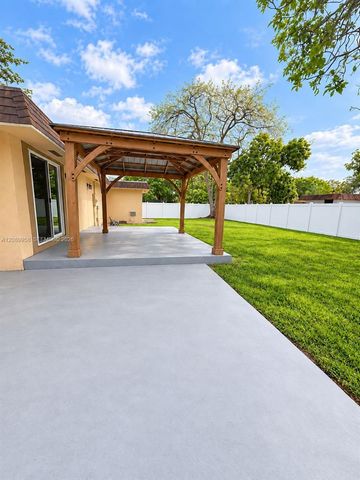 7907 NW 73rd Terrace, Tamarac, FL 33321