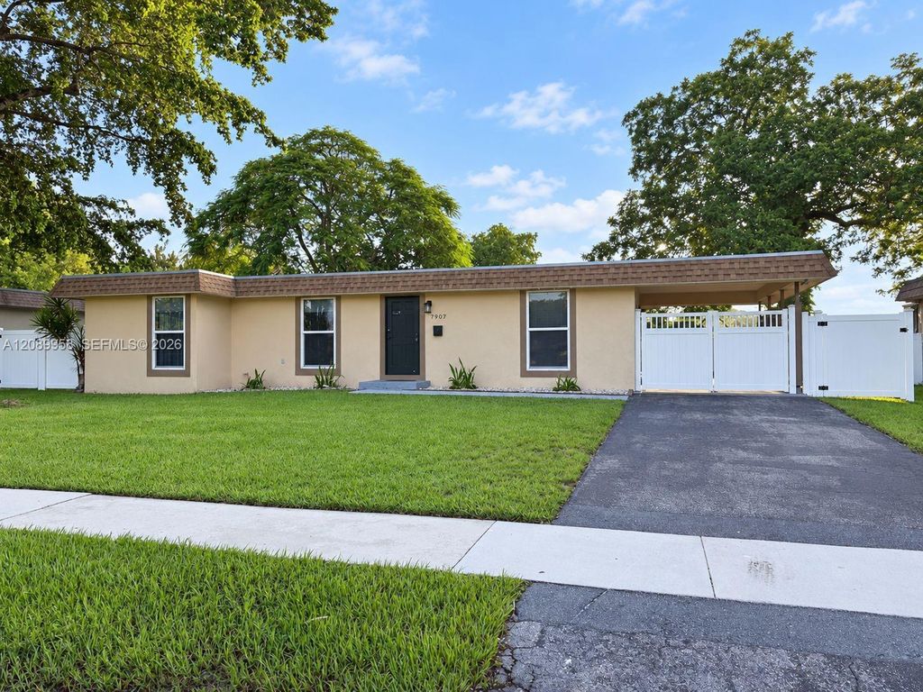 7907 NW 73rd Terrace, Tamarac, FL 33321