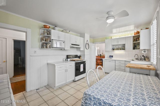 8 Riverdale Avenue, Monmouth Beach, NJ 07750