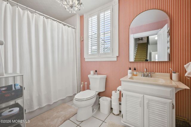 8 Riverdale Avenue, Monmouth Beach, NJ 07750