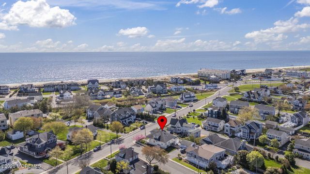 8 Riverdale Avenue, Monmouth Beach, NJ 07750