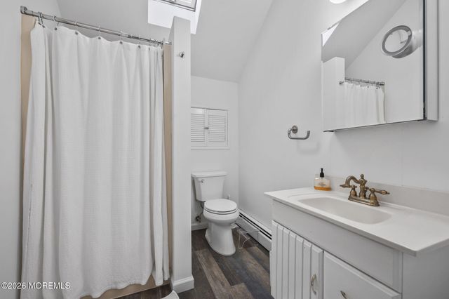 8 Riverdale Avenue, Monmouth Beach, NJ 07750