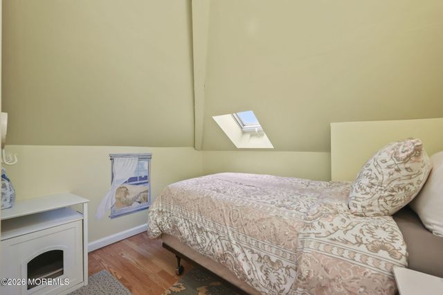 8 Riverdale Avenue, Monmouth Beach, NJ 07750