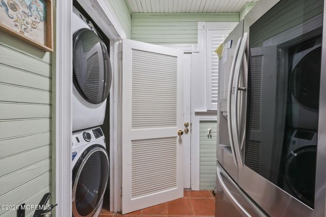 8 Riverdale Avenue, Monmouth Beach, NJ 07750