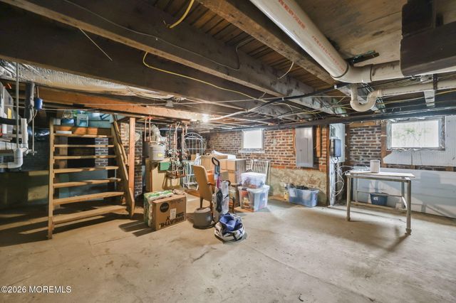 8 Riverdale Avenue, Monmouth Beach, NJ 07750