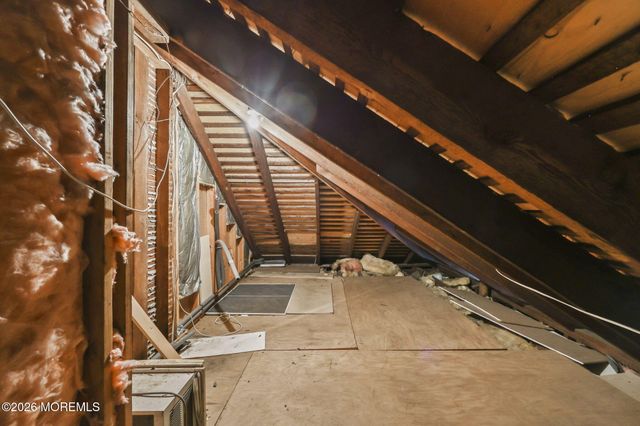 8 Riverdale Avenue, Monmouth Beach, NJ 07750