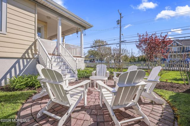 8 Riverdale Avenue, Monmouth Beach, NJ 07750