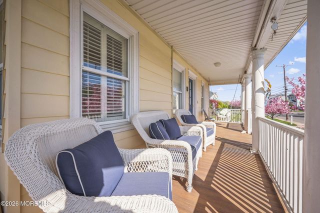 8 Riverdale Avenue, Monmouth Beach, NJ 07750