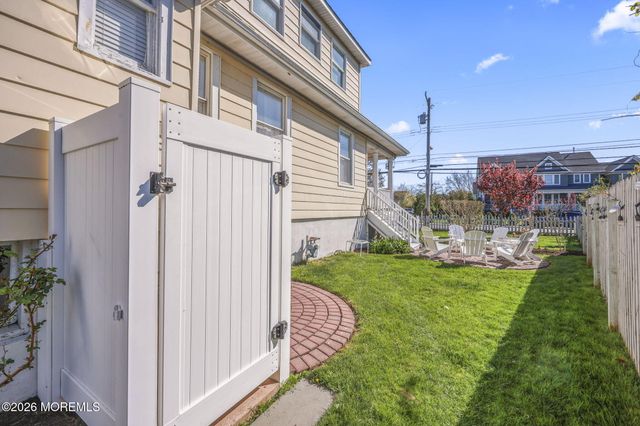 8 Riverdale Avenue, Monmouth Beach, NJ 07750