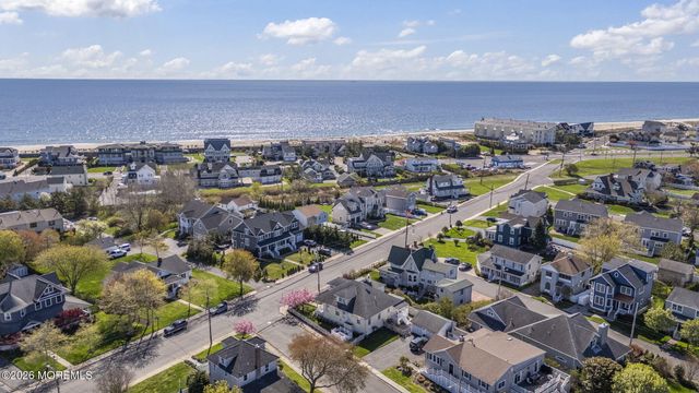 8 Riverdale Avenue, Monmouth Beach, NJ 07750