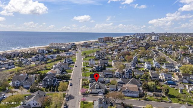8 Riverdale Avenue, Monmouth Beach, NJ 07750