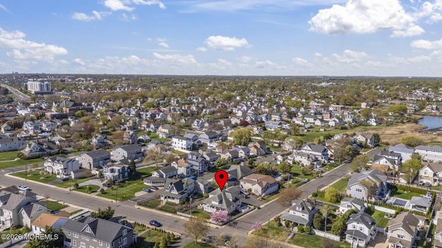 8 Riverdale Avenue, Monmouth Beach, NJ 07750