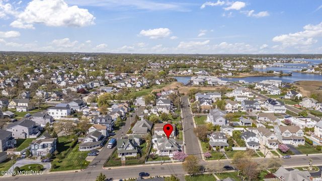 8 Riverdale Avenue, Monmouth Beach, NJ 07750