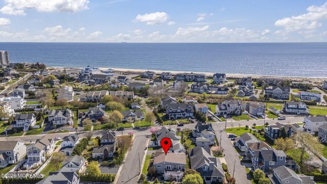 8 Riverdale Avenue, Monmouth Beach, NJ 07750