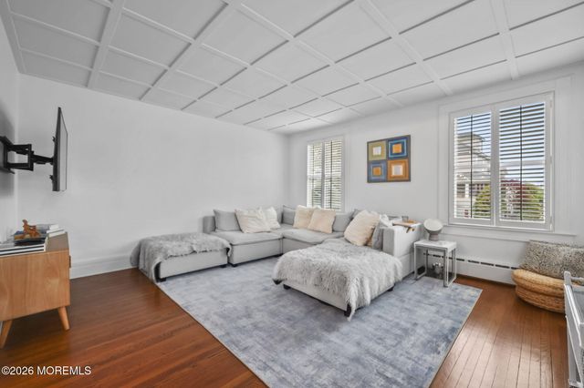 8 Riverdale Avenue, Monmouth Beach, NJ 07750