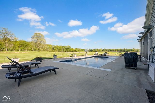 8657 N Us Highway 31, Seymour, IN 47274