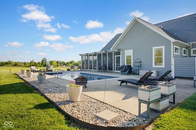 8657 N Us Highway 31, Seymour, IN 47274