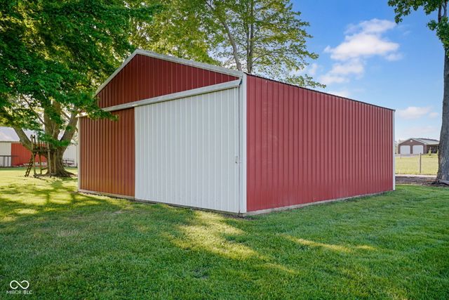 8657 N Us Highway 31, Seymour, IN 47274