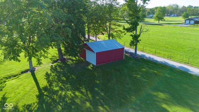 8657 N Us Highway 31, Seymour, IN 47274