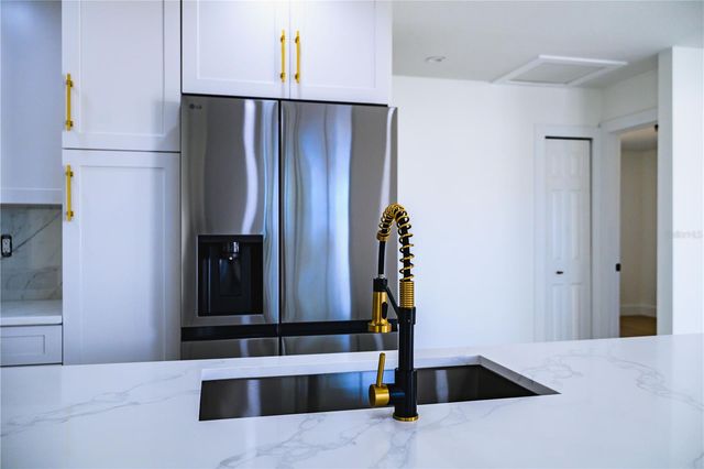 6910 DALKEITH AVENUE N, St Petersburg, FL 33709