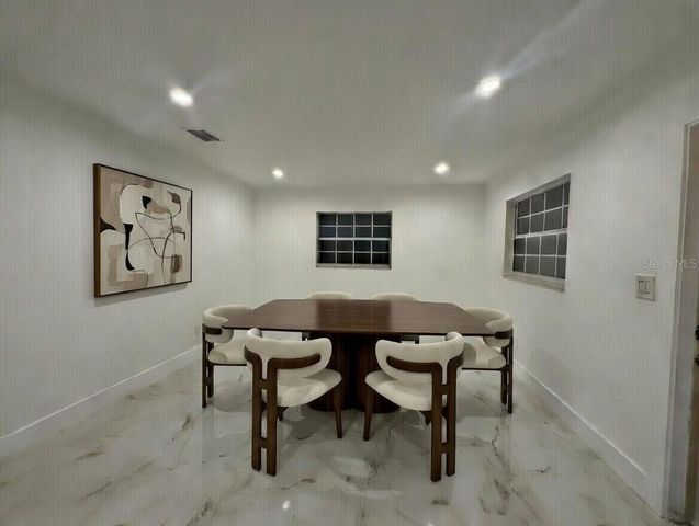 6910 DALKEITH AVENUE N, St Petersburg, FL 33709