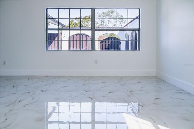 6910 DALKEITH AVENUE N, St Petersburg, FL 33709