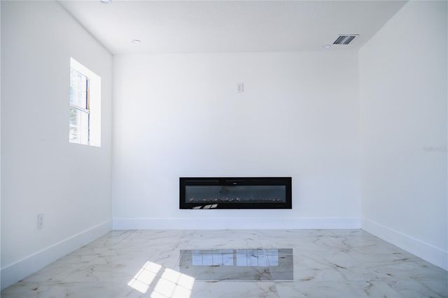 6910 DALKEITH AVENUE N, St Petersburg, FL 33709