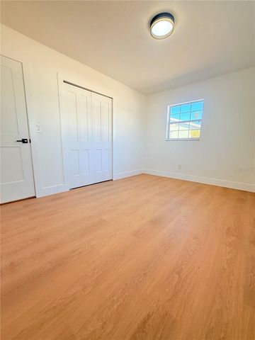 6910 DALKEITH AVENUE N, St Petersburg, FL 33709