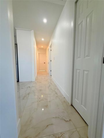 6910 DALKEITH AVENUE N, St Petersburg, FL 33709